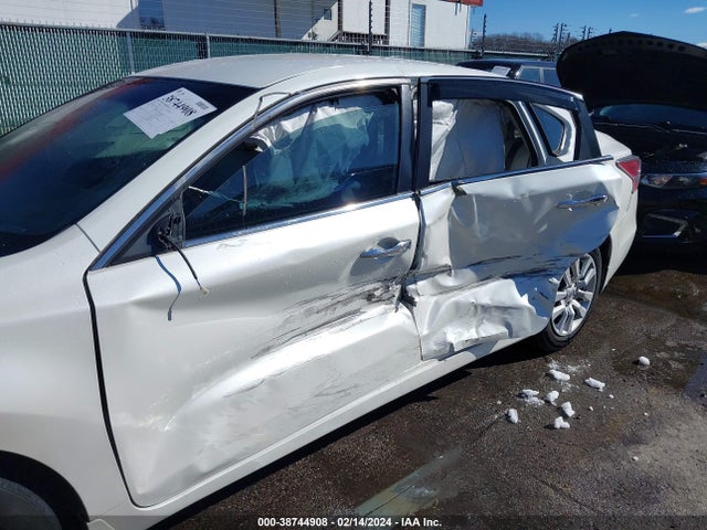 Nissan Altima 2.5 S 2014 1N4AL3AP3EN330207 Image 6