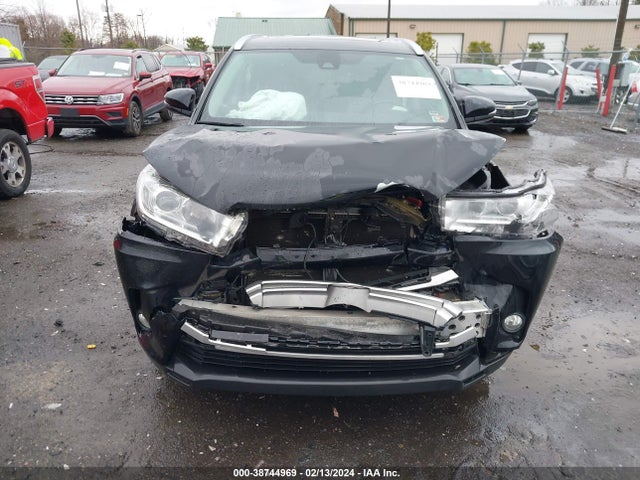 2017 TOYOTA HIGHLANDER XLE VIN: 5TDJZRFH4HS390623