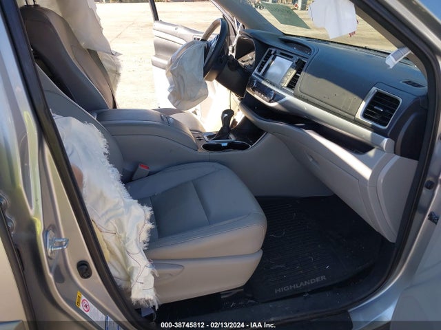 Toyota Highlander Xle V6 2015 5TDJKRFH9FS144653 Image 5
