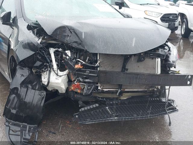 2T1BURHE8HC916735 Toyota COROLLA LE