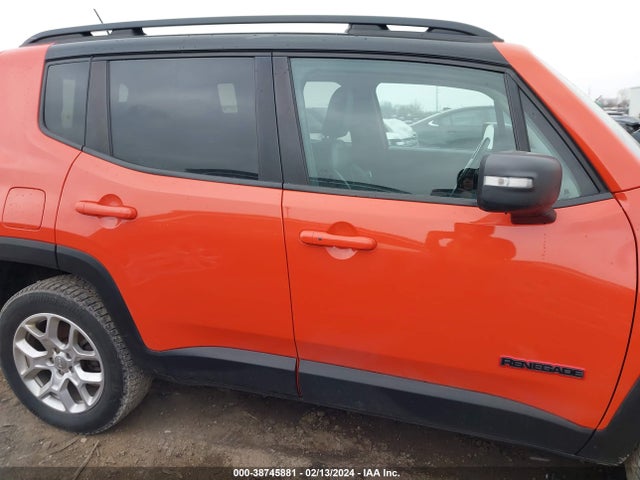 ZACCJBCB4HPF63965 Jeep Renegade Trailhawk 4x4