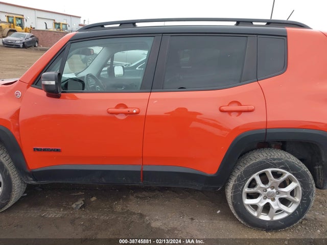ZACCJBCB4HPF63965 Jeep Renegade Trailhawk 4x4