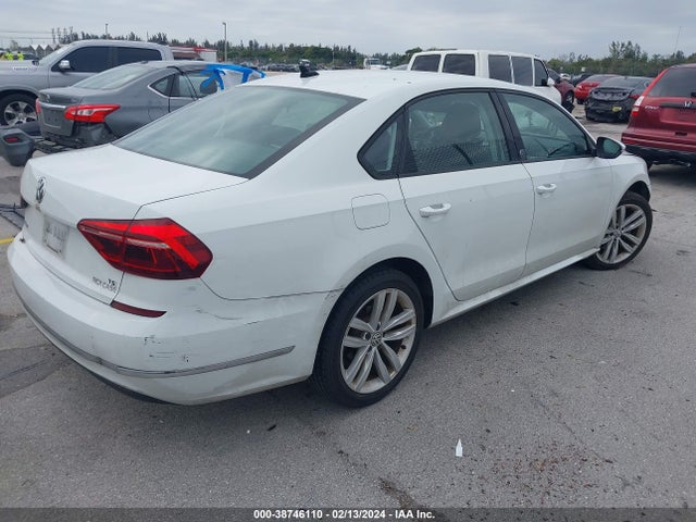 1VWLA7A31KC006321 Volkswagen Passat 2.0t Wolfsburg Edition