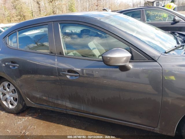 JM1BM1U73E1216551 Mazda Mazda3 I Sport