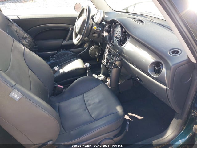 2006 MINI COOPER S WMWRE33576TL19479 Photo 4