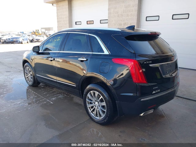 1GYKNDRS1HZ183075 Cadillac XT5 LUXURY