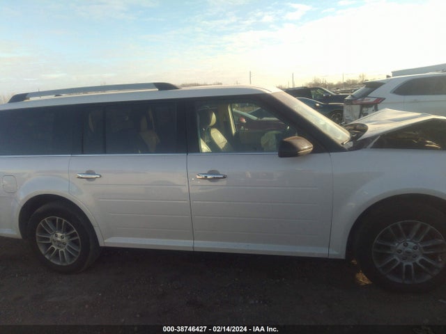 Ford FLEX SEL 2018 2FMGK5C89JBA05359 Image 13