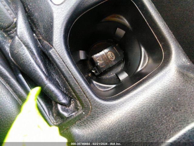JTMRJREV8GD042691 Toyota Rav4 Hybrid Xle