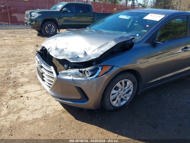 2018 HYUNDAI ELANTRA SE VIN: 5NPD74LF4JH282992