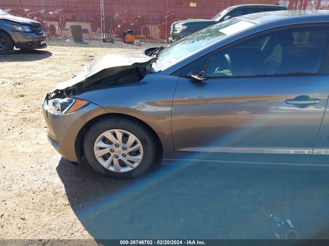 2018 HYUNDAI ELANTRA SE VIN: 5NPD74LF4JH282992