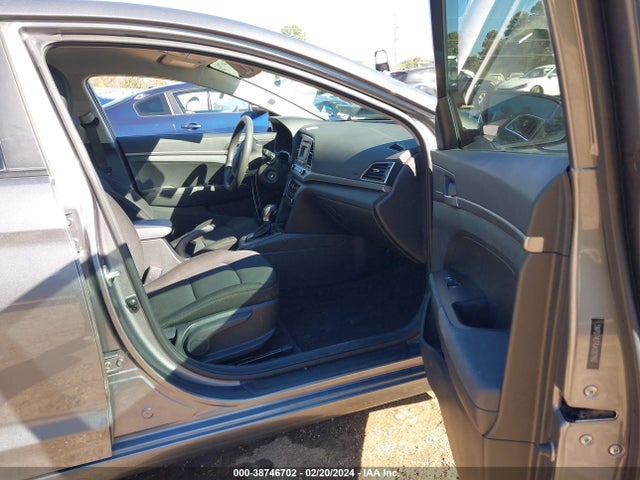 2018 HYUNDAI ELANTRA SE VIN: 5NPD74LF4JH282992