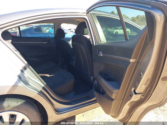 2018 HYUNDAI ELANTRA SE VIN: 5NPD74LF4JH282992