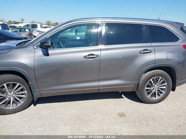 Toyota Highlander Xle 2017 5TDJZRFHXHS481704 Image 14