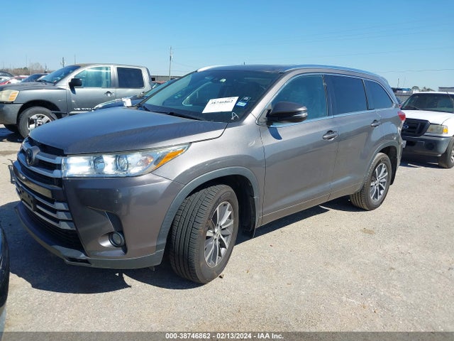 Toyota Highlander Xle 2017 5TDJZRFHXHS481704 Image 2