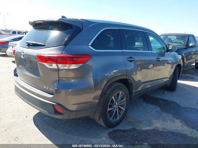 Toyota Highlander Xle 2017 5TDJZRFHXHS481704 Image 4
