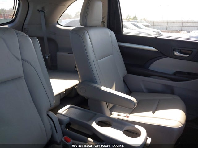 Toyota Highlander Xle 2017 5TDJZRFHXHS481704 Image 8