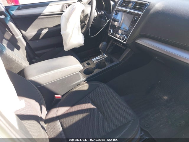 Subaru Outback 2.5i Premium 2018 4S4BSAHCXJ3327217 Image 5
