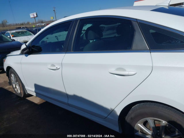 Hyundai SONATA SE 2019 5NPE24AF6KH798312 Image 15