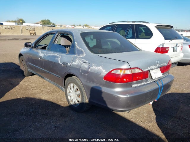2000 HONDA ACCORD 3.0 LX VIN: 1HGCG1645YA016498