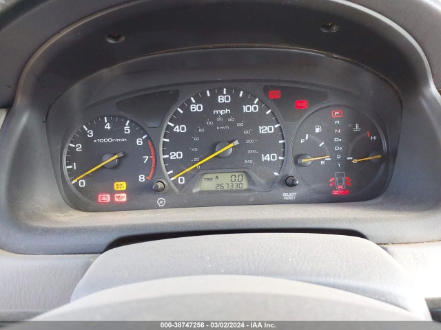 2000 HONDA ACCORD 3.0 LX VIN: 1HGCG1645YA016498