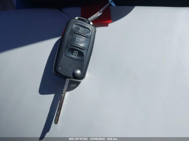 1VWBT7A39FC068710 Volkswagen Passat 1.8t Sport