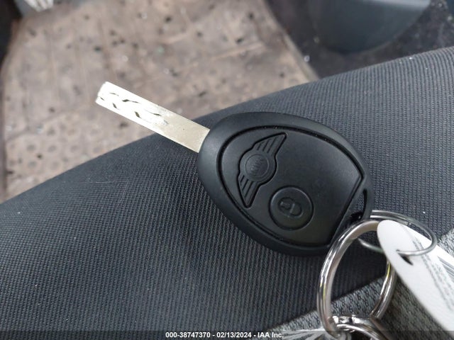 2003 MINI COOPER S WMWRE33423TD71656 Photo 10