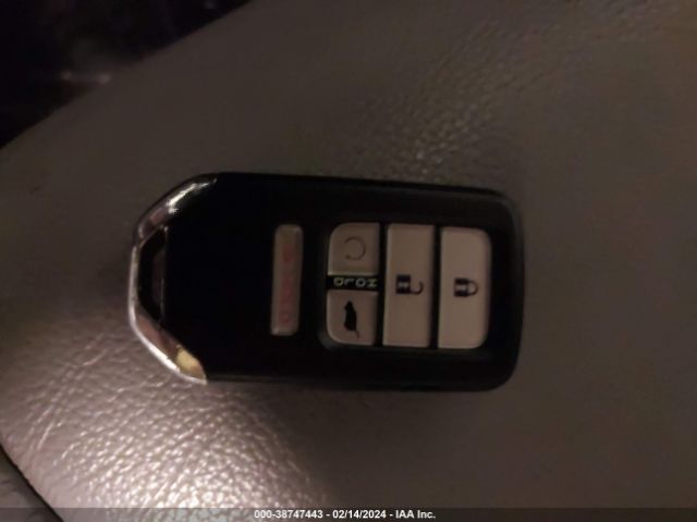 5FNYF6H98HB083200 Honda Pilot Touring