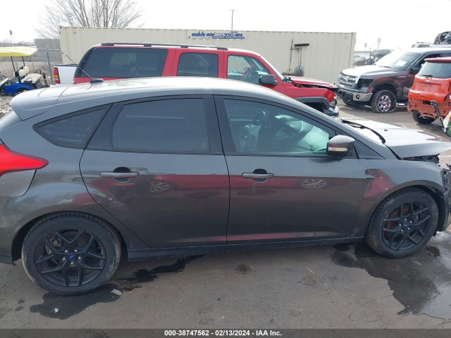Ford FOCUS SE 2016 1FADP3K23GL340352 Image 13