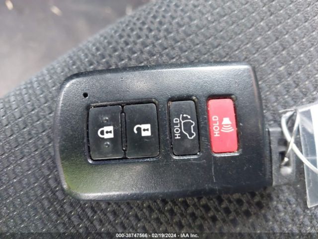 2018 TOYOTA RAV4 JTMWFREV0JJ178083 Photo 10