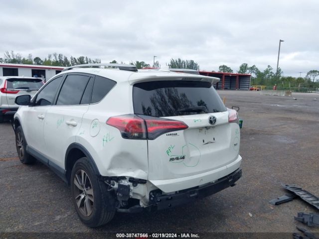2018 TOYOTA RAV4 JTMWFREV0JJ178083 Photo 2