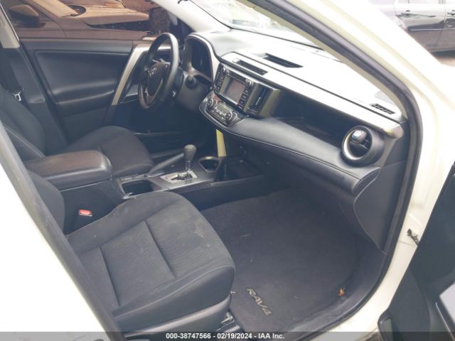 2018 TOYOTA RAV4 JTMWFREV0JJ178083 Photo 4