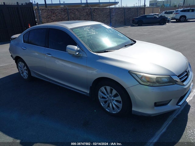 2014 1HGCR3F94EA043639 main image