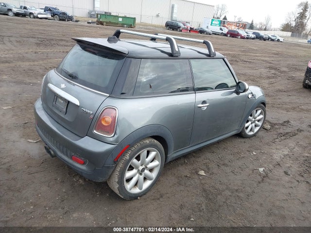 2007 MINI COOPER S WMWMF73507TT80768 Photo 3
