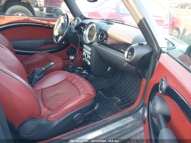 2007 MINI COOPER S WMWMF73507TT80768 Photo 4