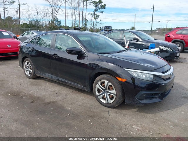 Honda Civic Lx 2018 19XFC2F57JE018911 zdjęcie główne