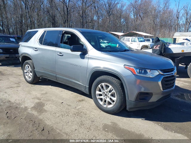 Chevrolet Traverse Ls 2019 1GNERFKWXKJ117038 Image 1