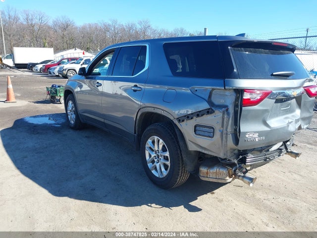 Chevrolet Traverse Ls 2019 1GNERFKWXKJ117038 Image 3
