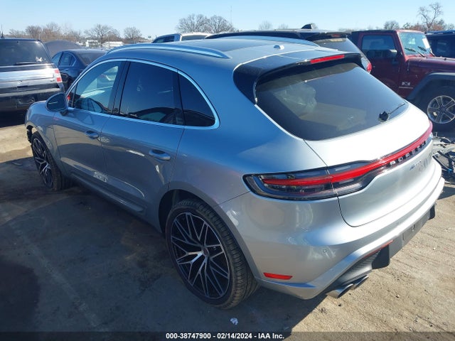 2022 PORSCHE MACAN WP1AA2A58NLB09947 Photo 2