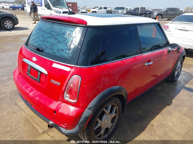 2006 MINI COOPER WMWRC33526TK72979 Photo 3