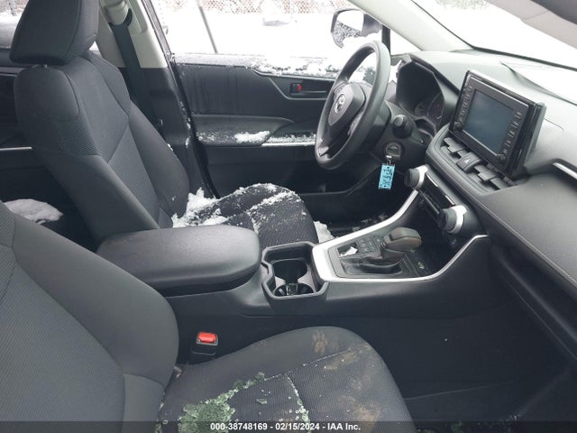 Toyota RAV4 LE 2019 JTMF1RFV3KD515925 Image 5