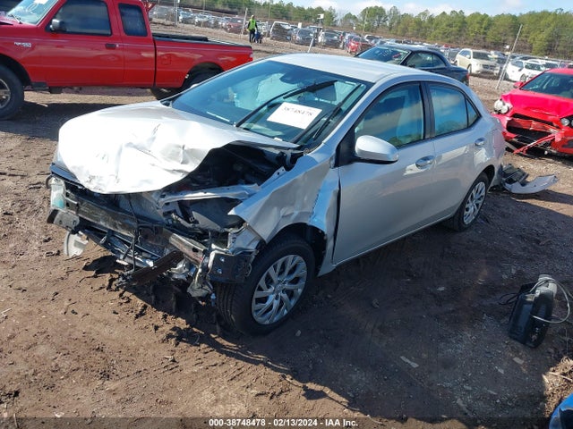 Toyota COROLLA LE 2018 2T1BURHE2JC031355 Image 2