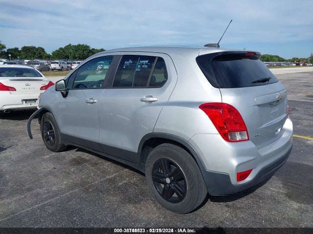 Chevrolet TRAX LS 2019 3GNCJKSBXKL224653 Image 3