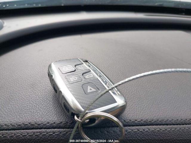 SAJBJ4BV8HCY37046 Jaguar Xf 35t Premium