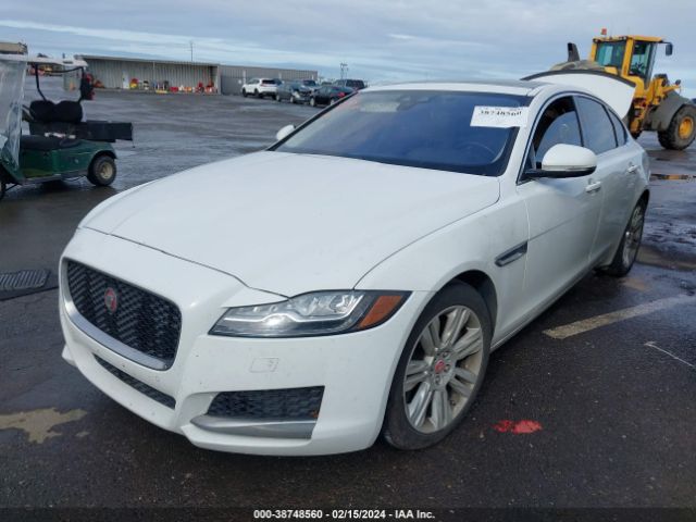 SAJBJ4BV8HCY37046 Jaguar Xf 35t Premium