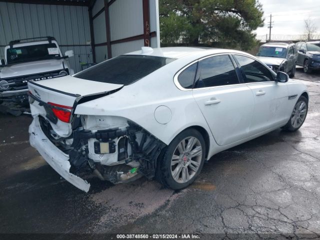 SAJBJ4BV8HCY37046 Jaguar Xf 35t Premium