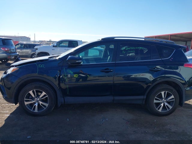 2017 TOYOTA RAV4 XLE VIN: 2T3RFREV4HW648320