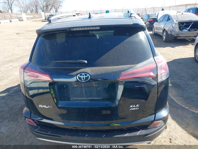 2017 TOYOTA RAV4 XLE VIN: 2T3RFREV4HW648320