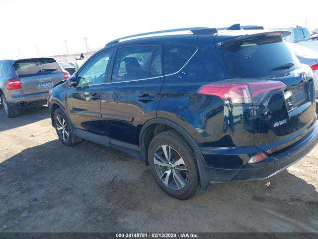 2017 TOYOTA RAV4 XLE VIN: 2T3RFREV4HW648320