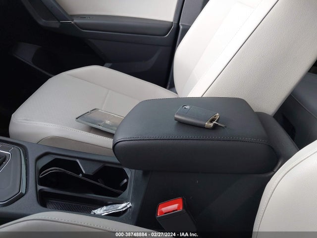 Volkswagen Tiguan 2018 3VV3B7AX1JM191424 Image 11