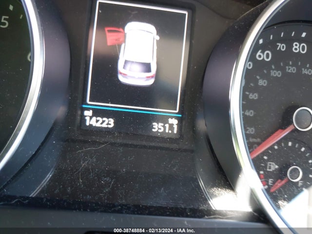 Volkswagen Tiguan 2018 3VV3B7AX1JM191424 Image 16